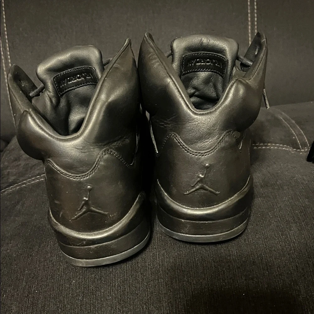 Jordan Black High-Top Sneakers - Picture 4 of 9